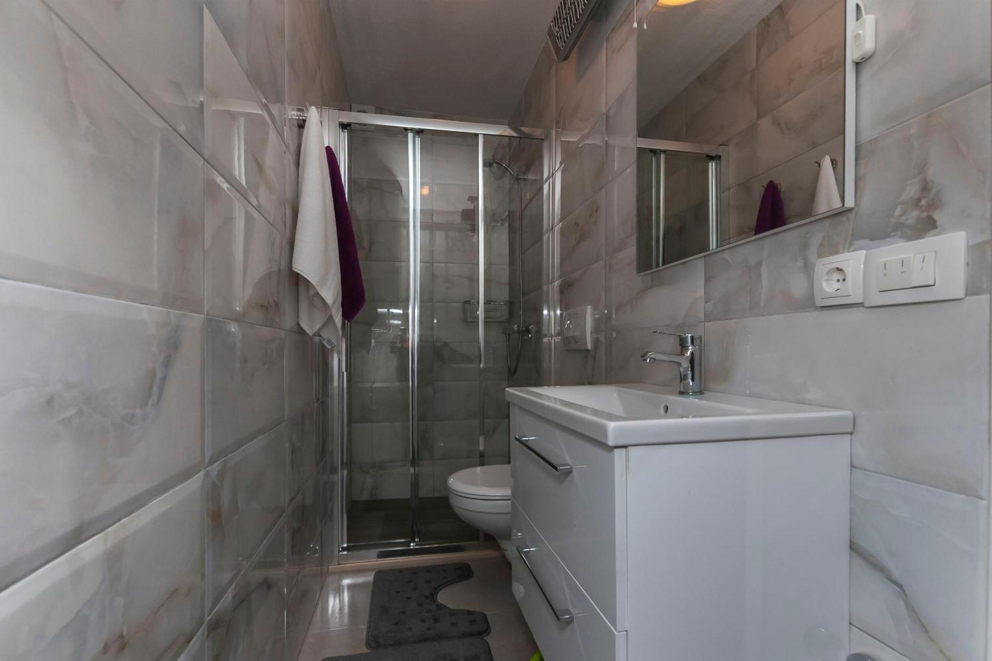 Apartment And Rooms Tatjana 奥米什 外观 照片